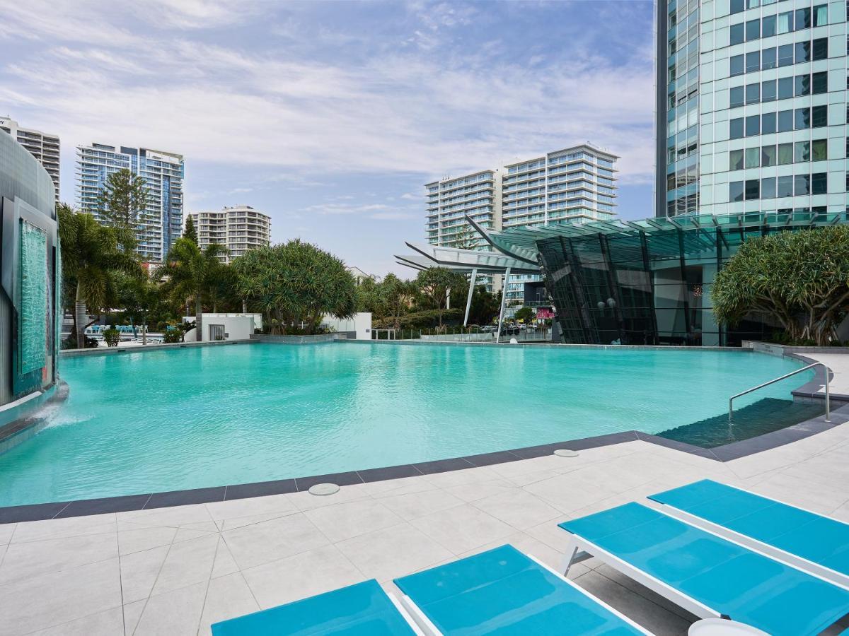 Serain Residences On 9 Hamilton Avenue Gold Coast Exterior photo