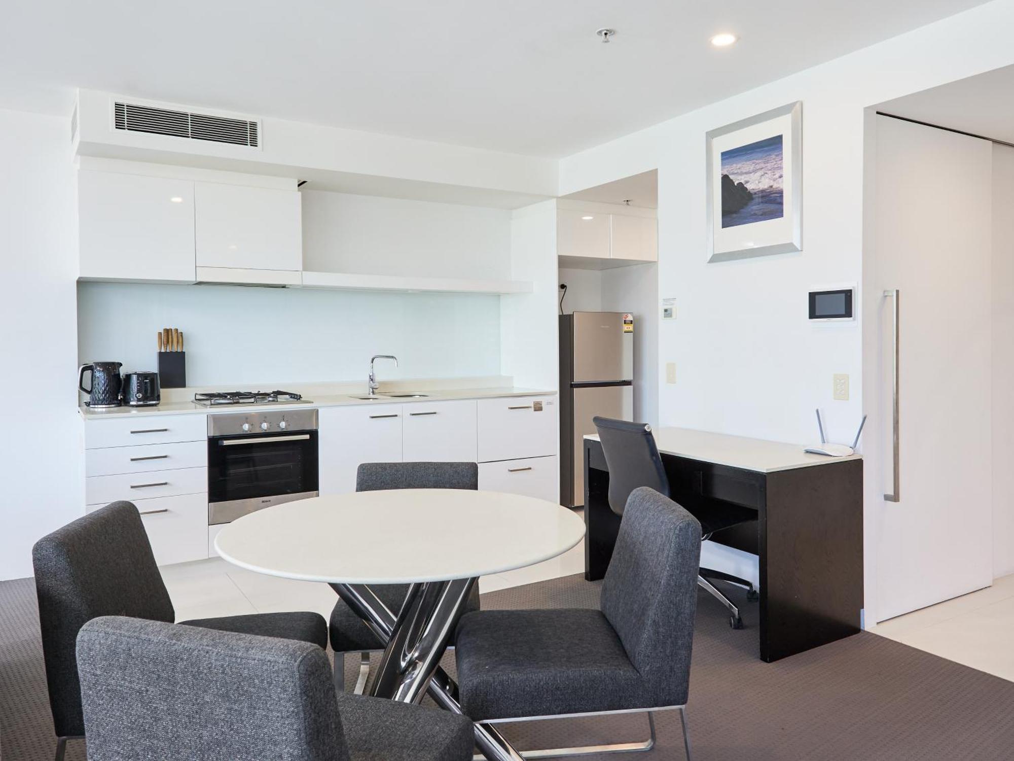 Serain Residences On 9 Hamilton Avenue Gold Coast Exterior photo