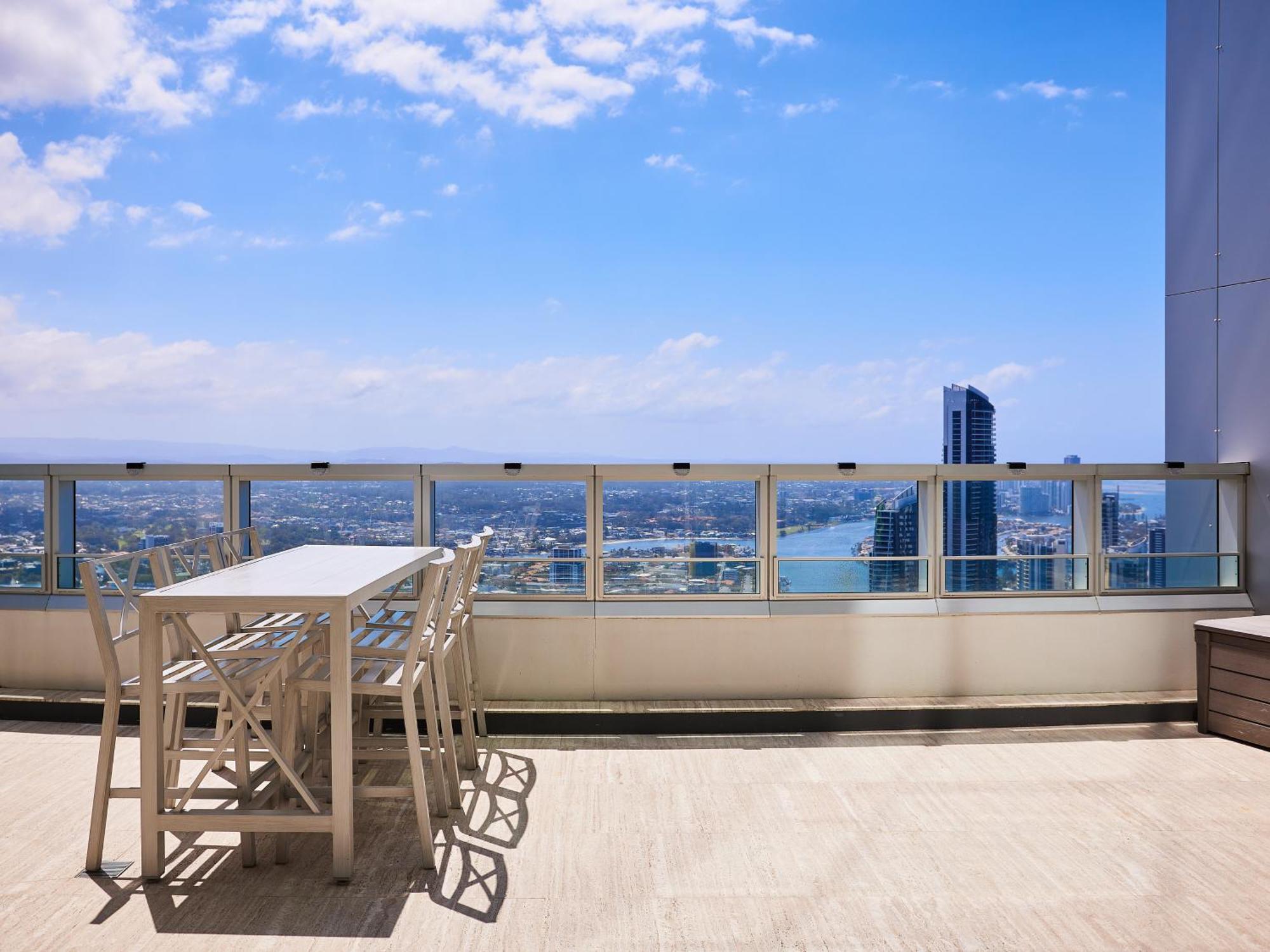 Serain Residences On 9 Hamilton Avenue Gold Coast Exterior photo